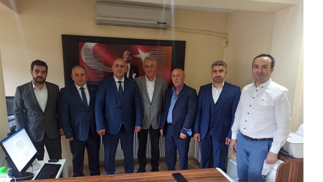 KALKANDERE EĞİTİM, SAĞLIK, ÇEVRE ve KÜLTÜR VAKFININ DEĞERLİ YÖNETİCİLERİ MÜDÜRLÜĞÜMÜZÜ ZİYARET ETTİ